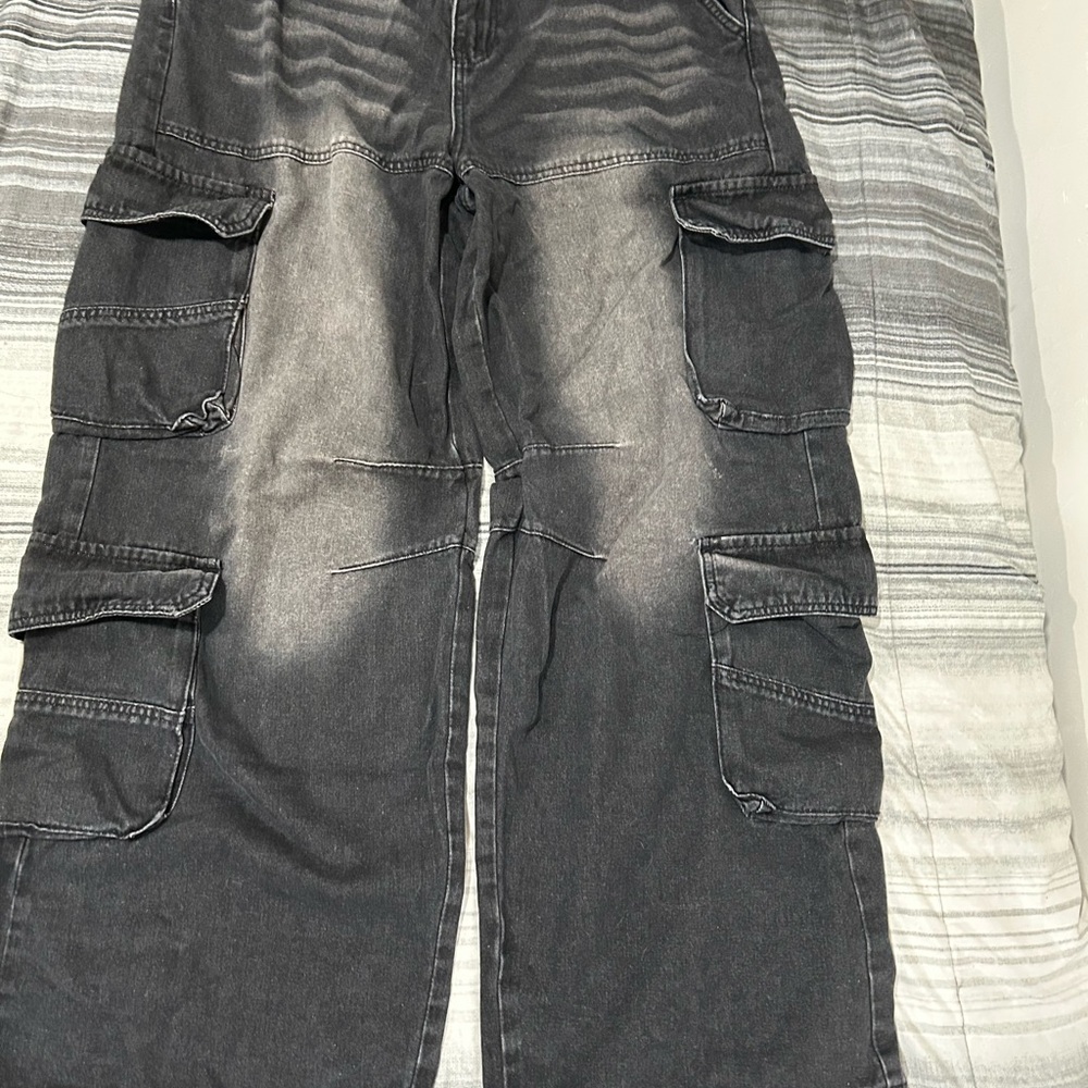 Black Cargo pants really good condition
